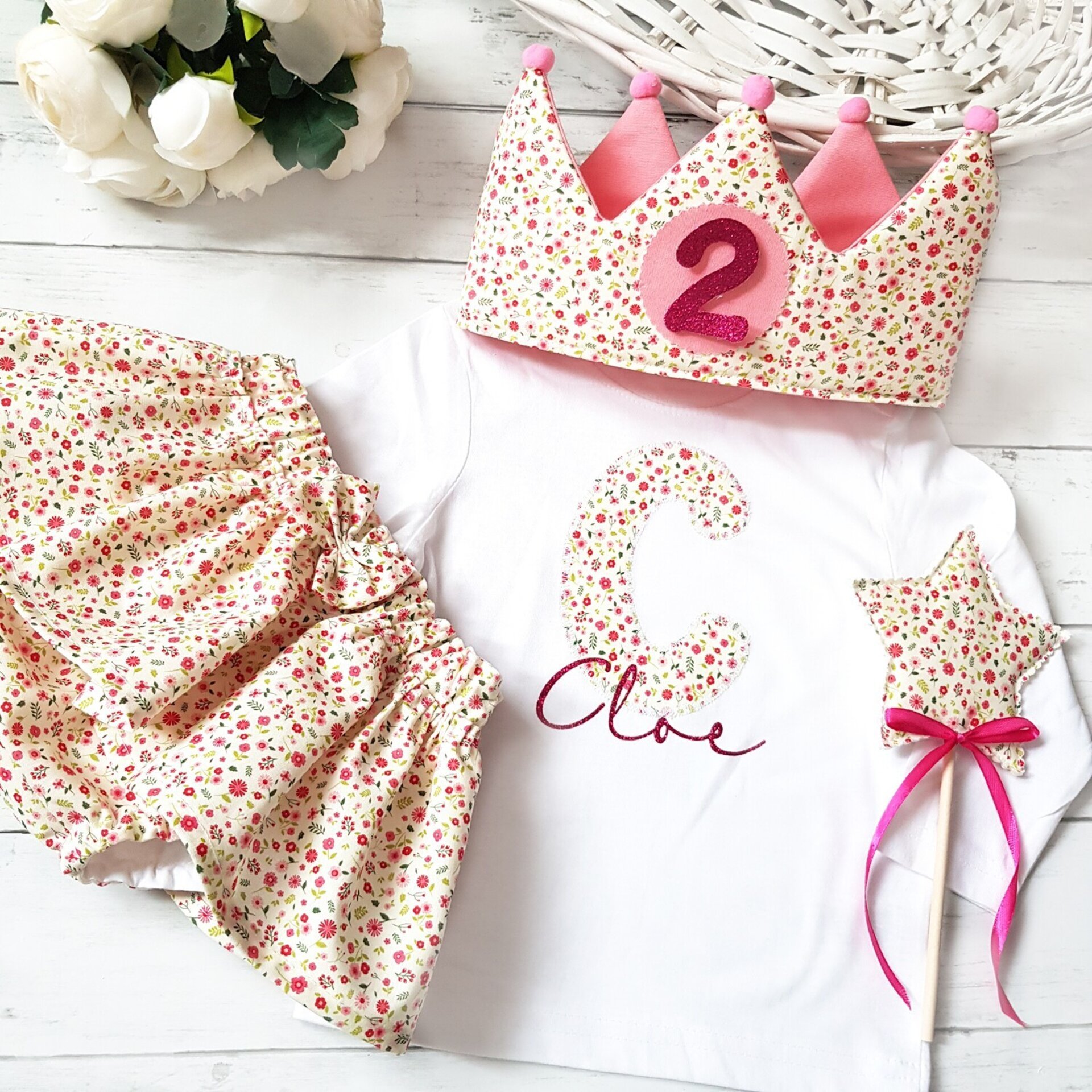 Conjunto corona de cumpleaños, cubrepañal y camiseta Mini flores - 2
