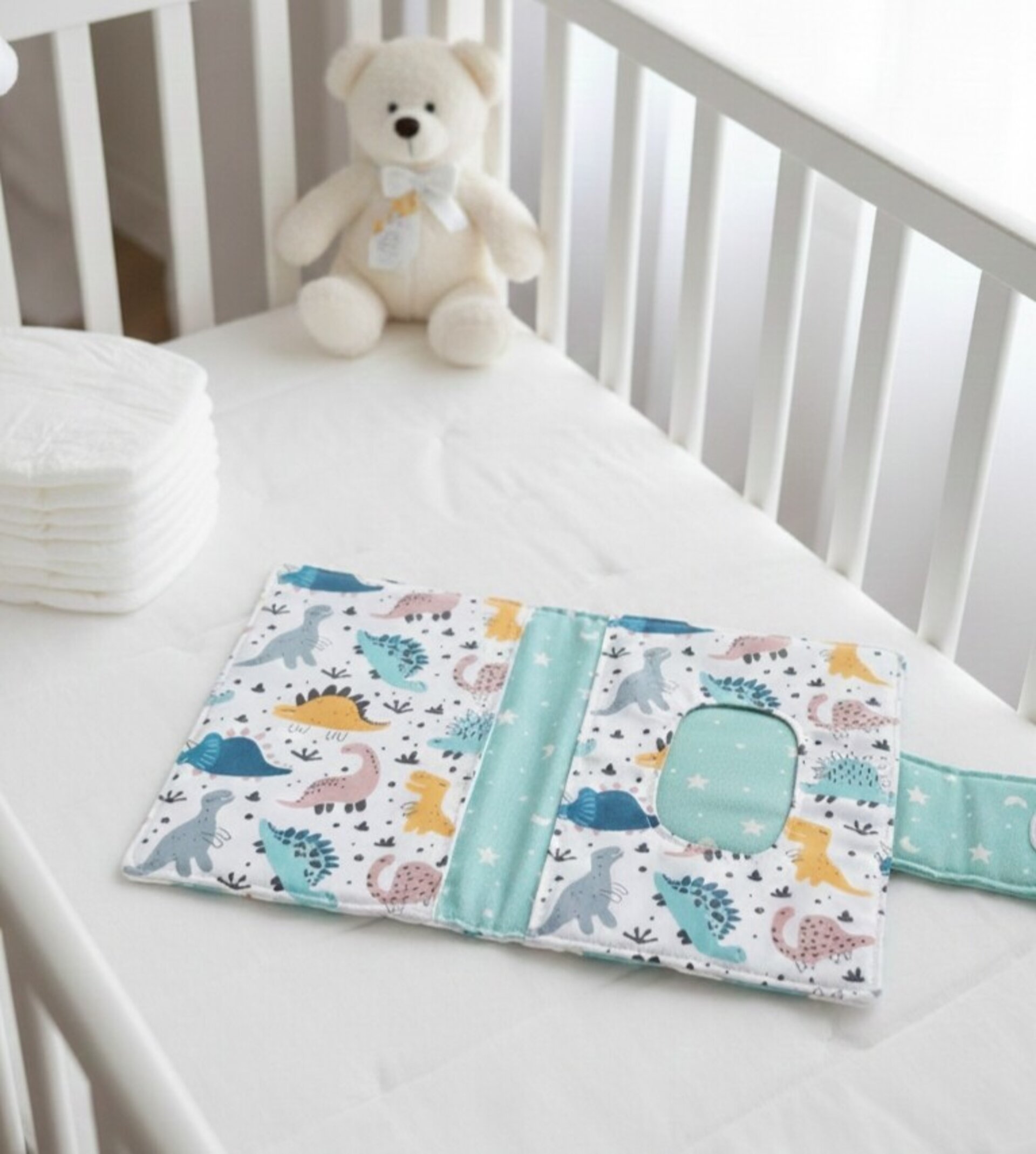 Portapañales y toallitas bebé, varias telas - 1