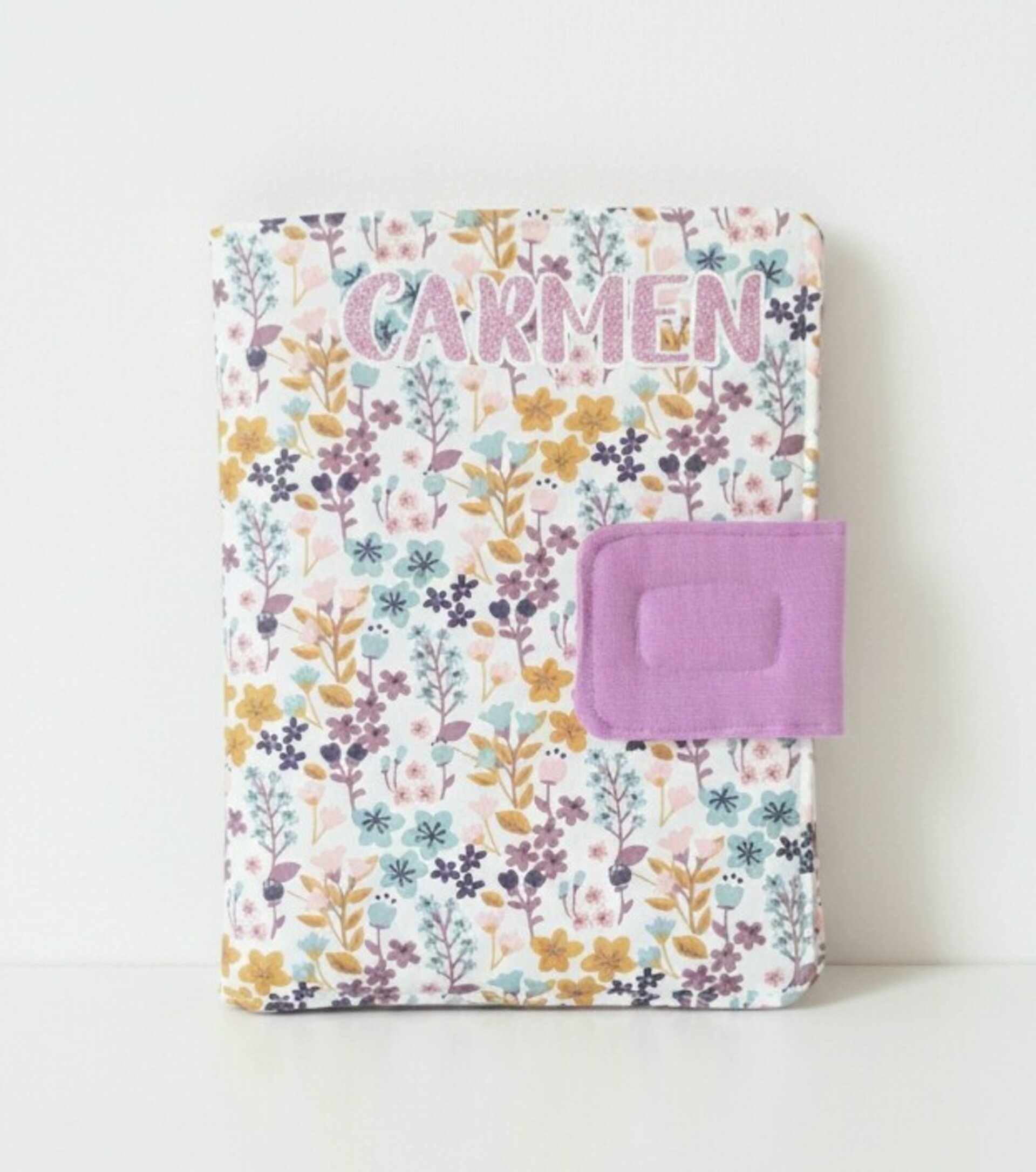 Portadocumentos bebé personalizado con el nombre Flores - 1