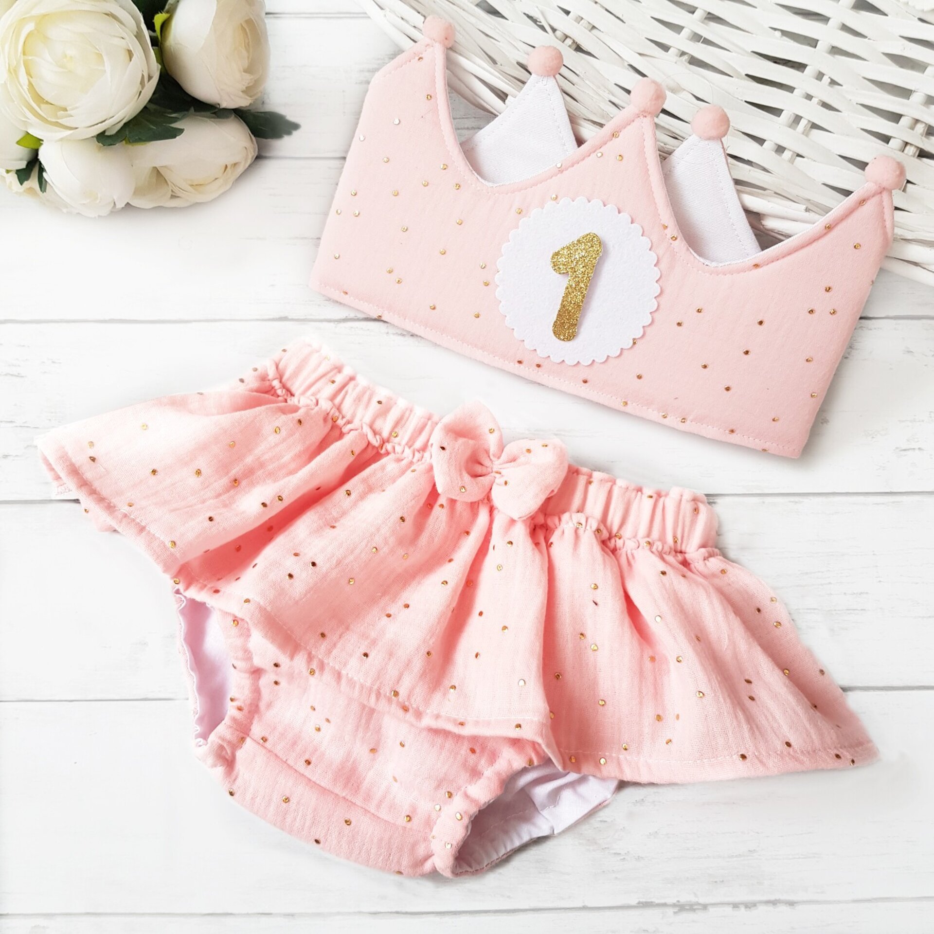 Conjunto corona de cumpleaños y cubrefaldita muselina rosa salmón - 1