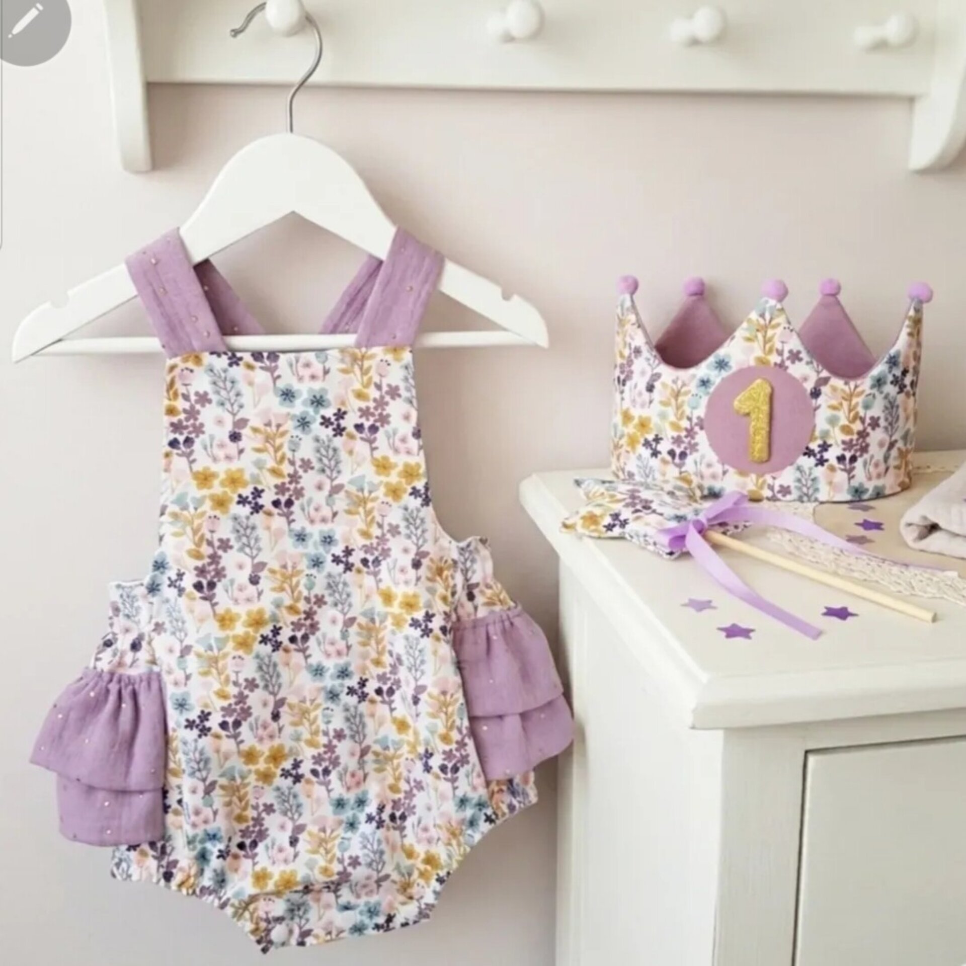 Conjunto corona cumpleaños y ranita Flores Liberty - 6