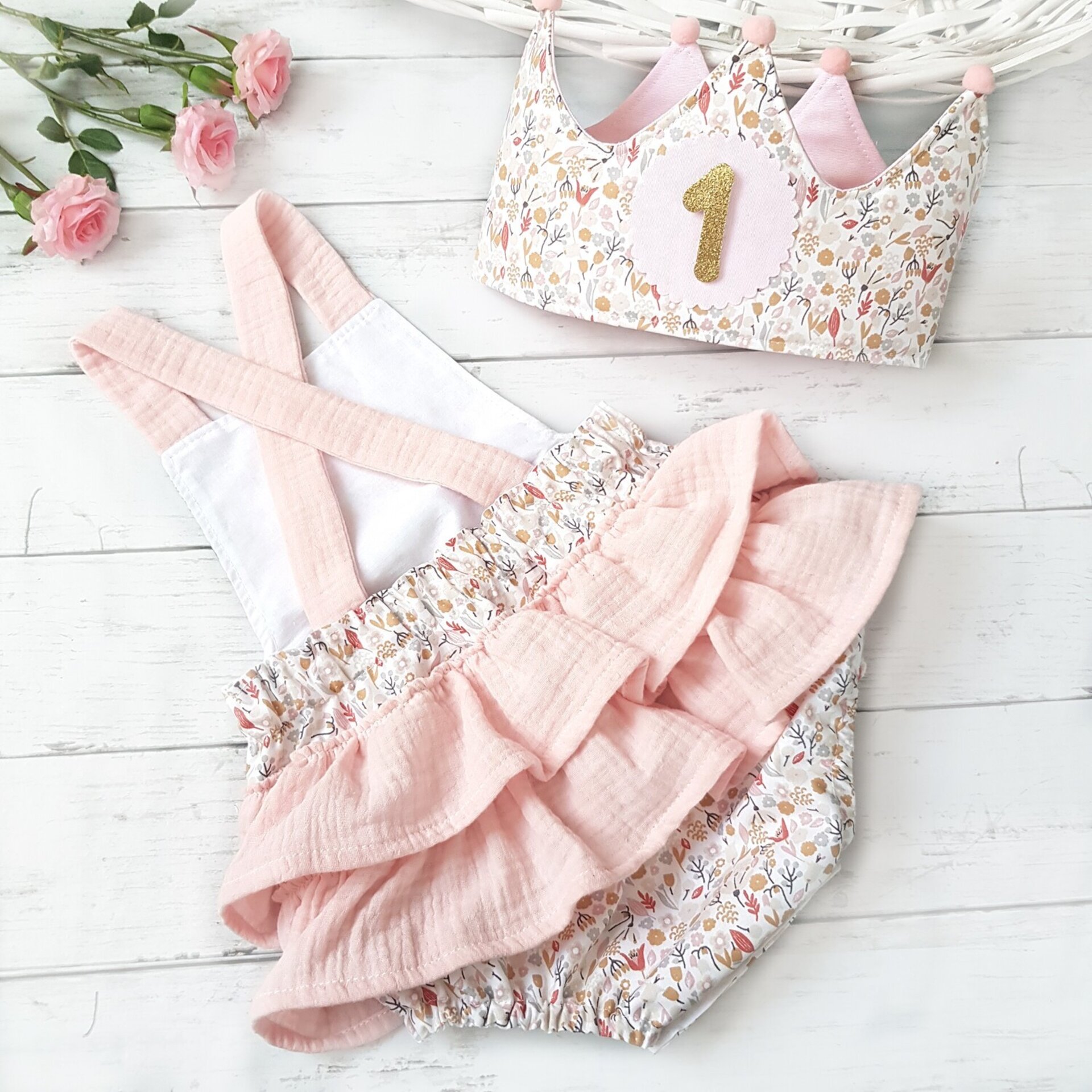 Conjunto corona cumpleaños y ranita Florecitas - 2